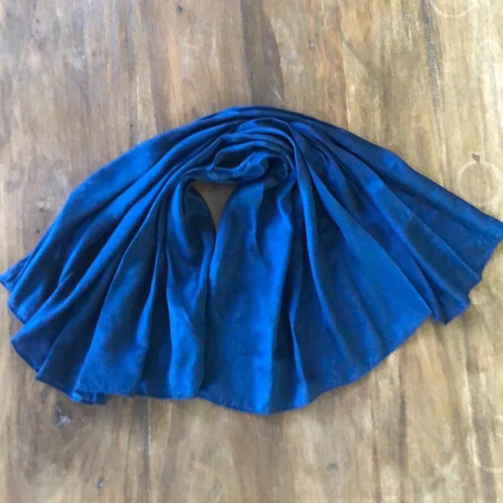 3/$20 true vintage scarf